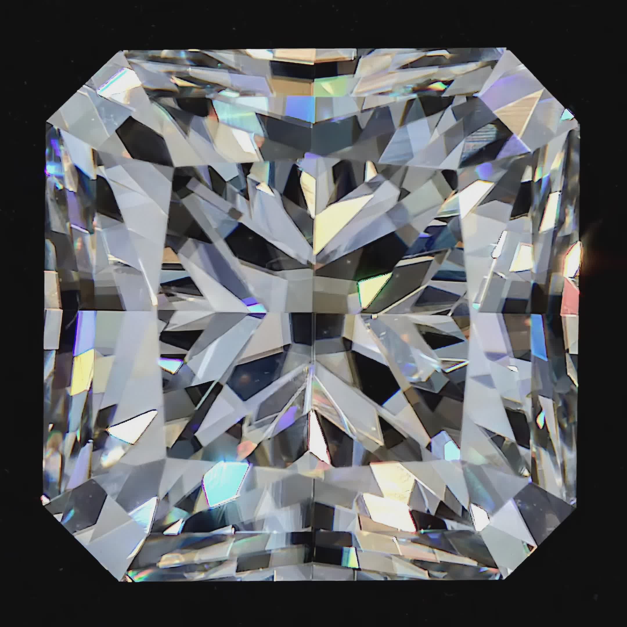 squareradiantmcmoissanite-fire.mp4